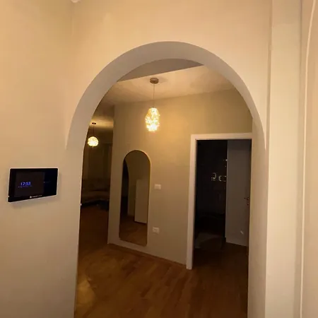 Adora's Luxury - East Gate Mall شقة سكوبجي