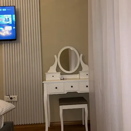 Adora's Luxury - East Gate Mall * سكوبجي